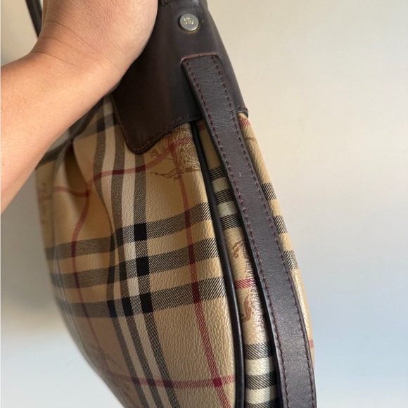 Burberry - Picture 3 of 5